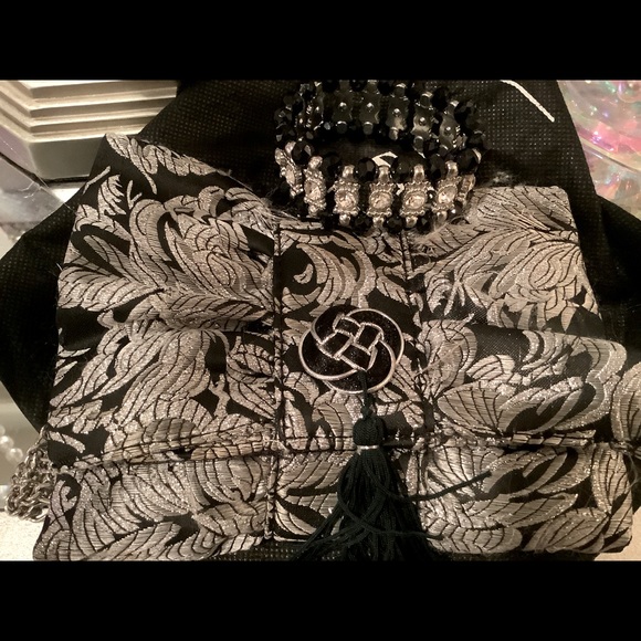 Beautiful black white market small clutch
